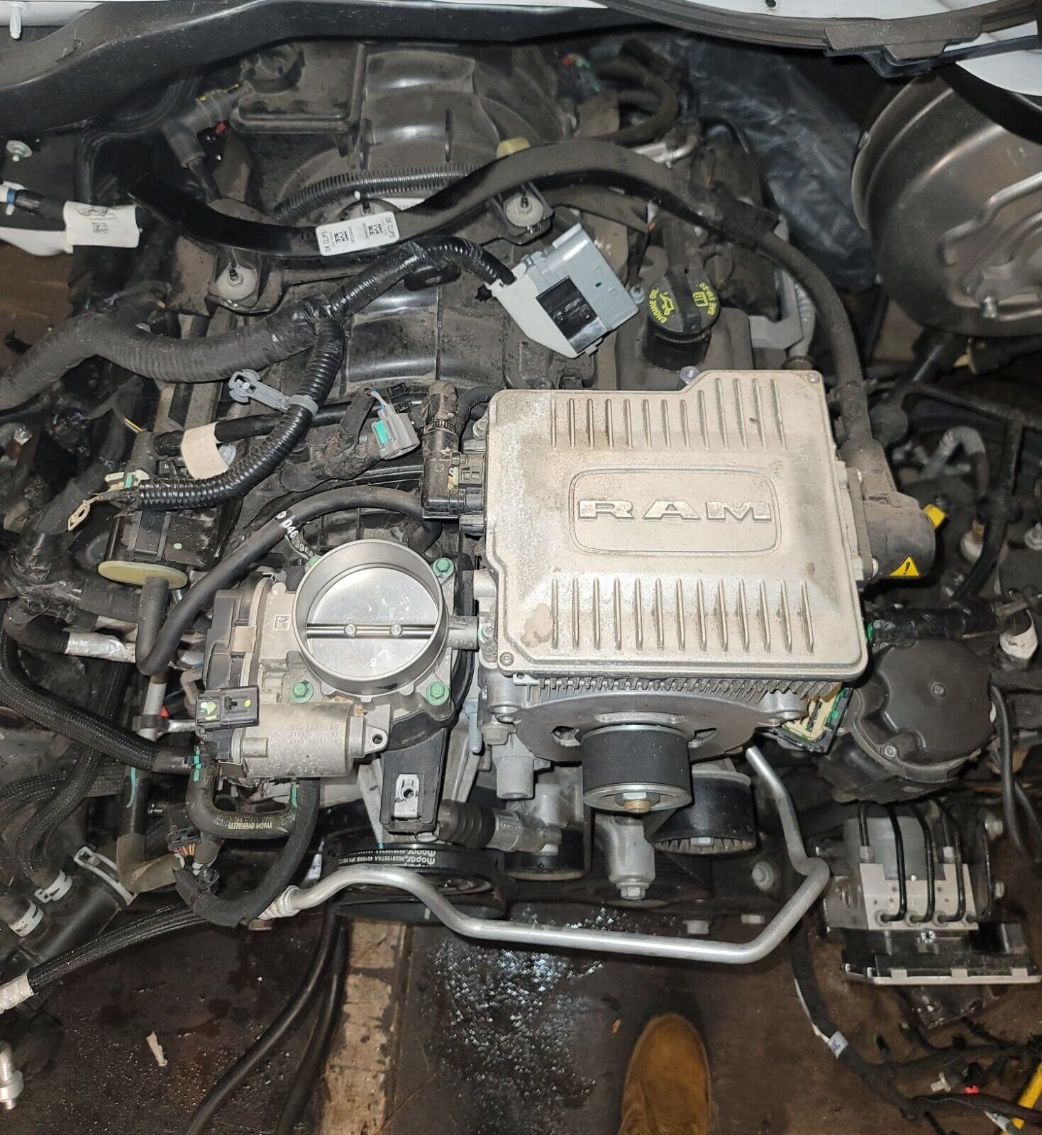 2021 E-TORQUE Dodge Ram Engine 5.7 Hemi , 8 Speed Tranny, 4x4